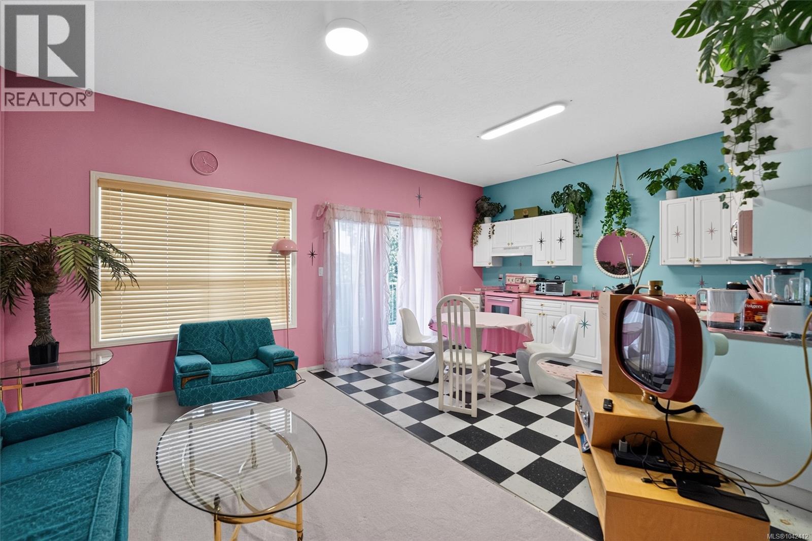 6093 Chippewa Rd - 10