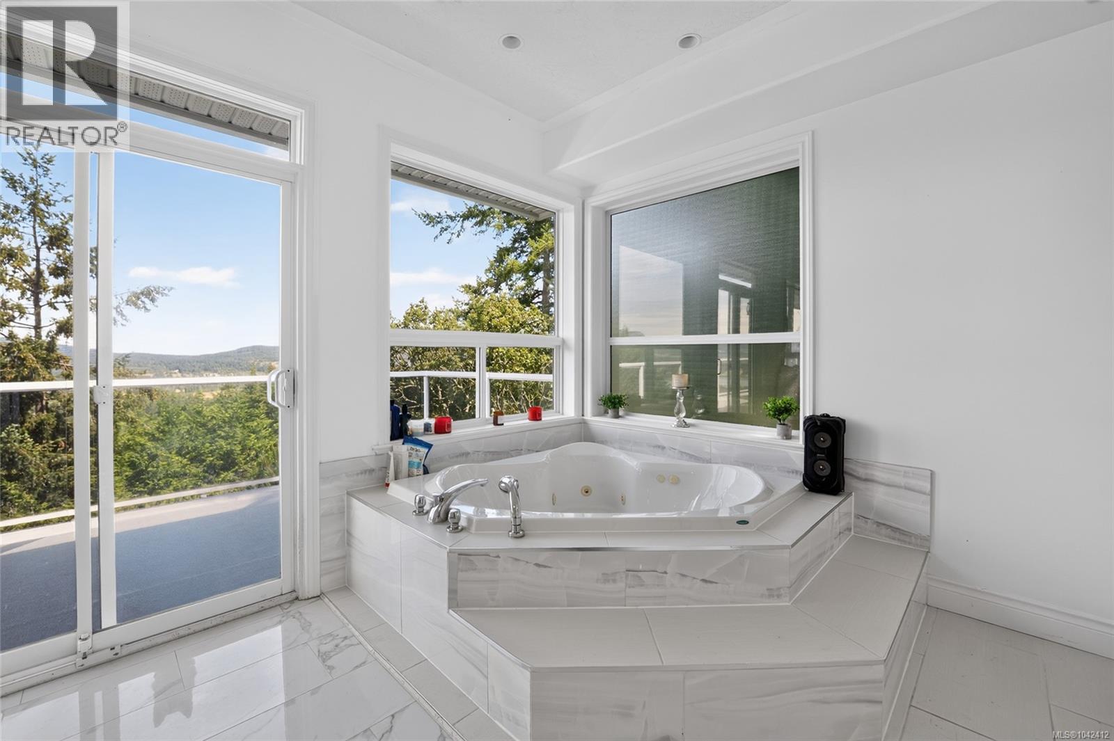 6093 Chippewa Rd - 30