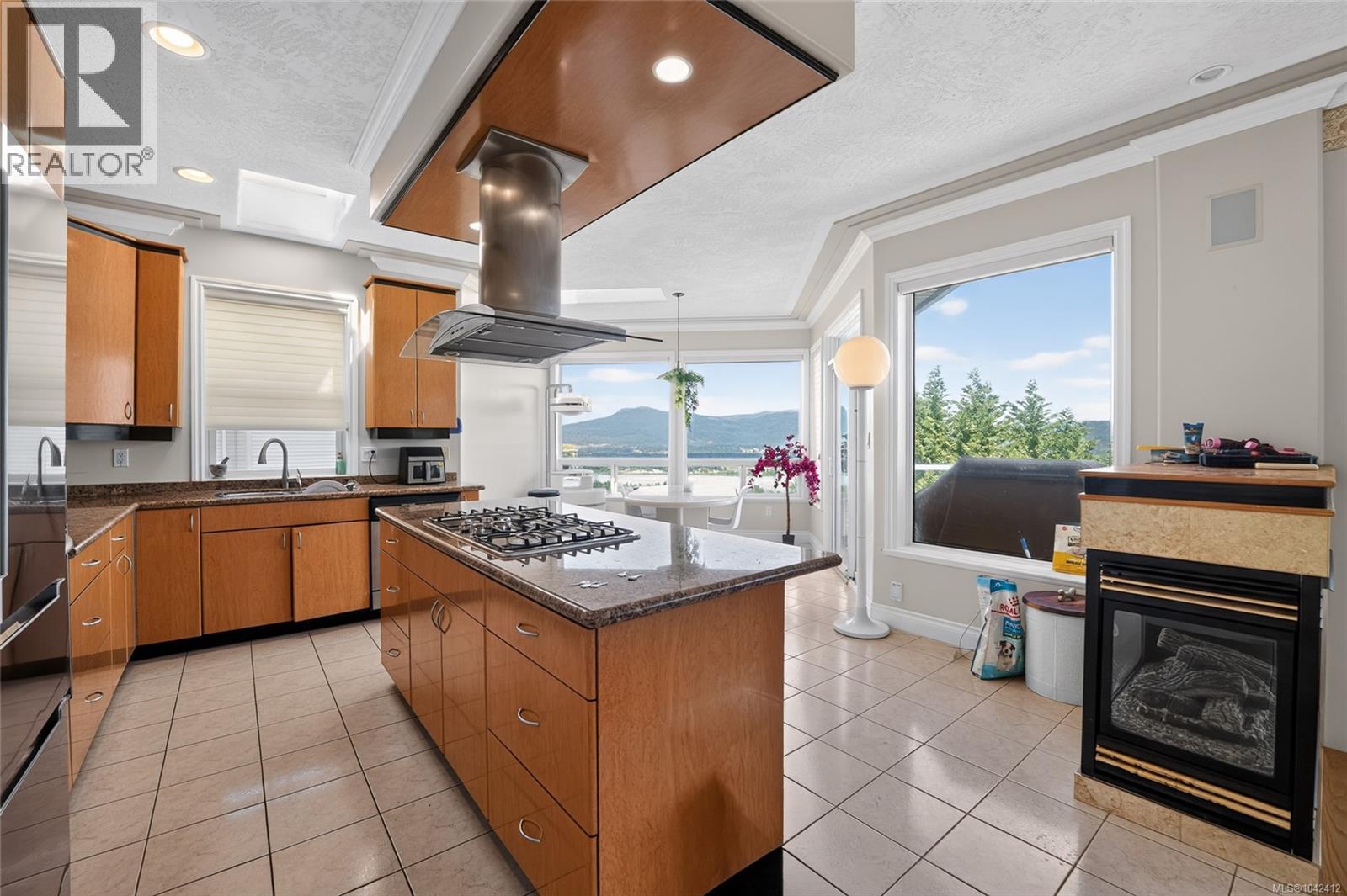 6093 Chippewa Rd - 4