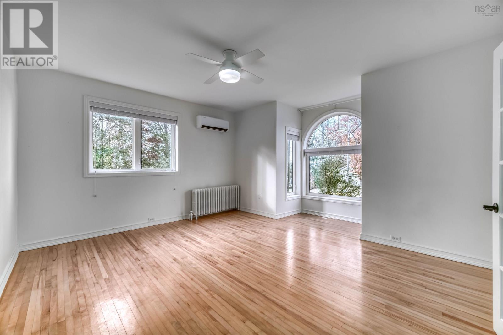 1745 Victoria Street - 10