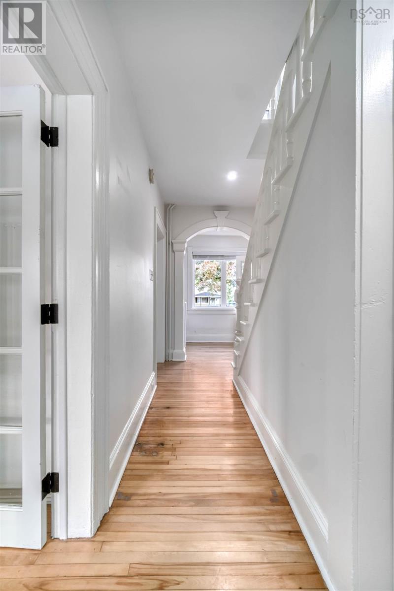 1745 Victoria Street - 14