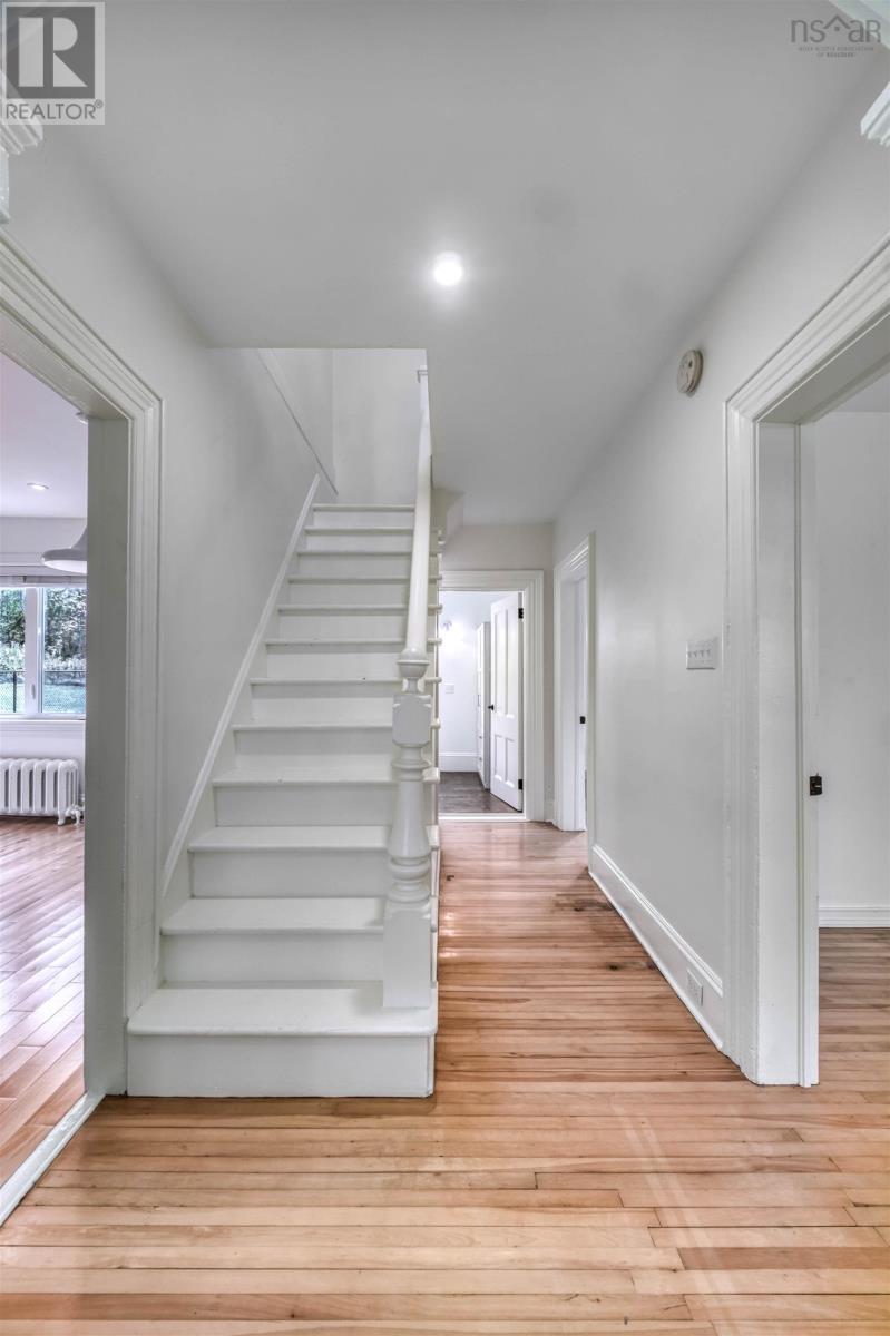 1745 Victoria Street - 9