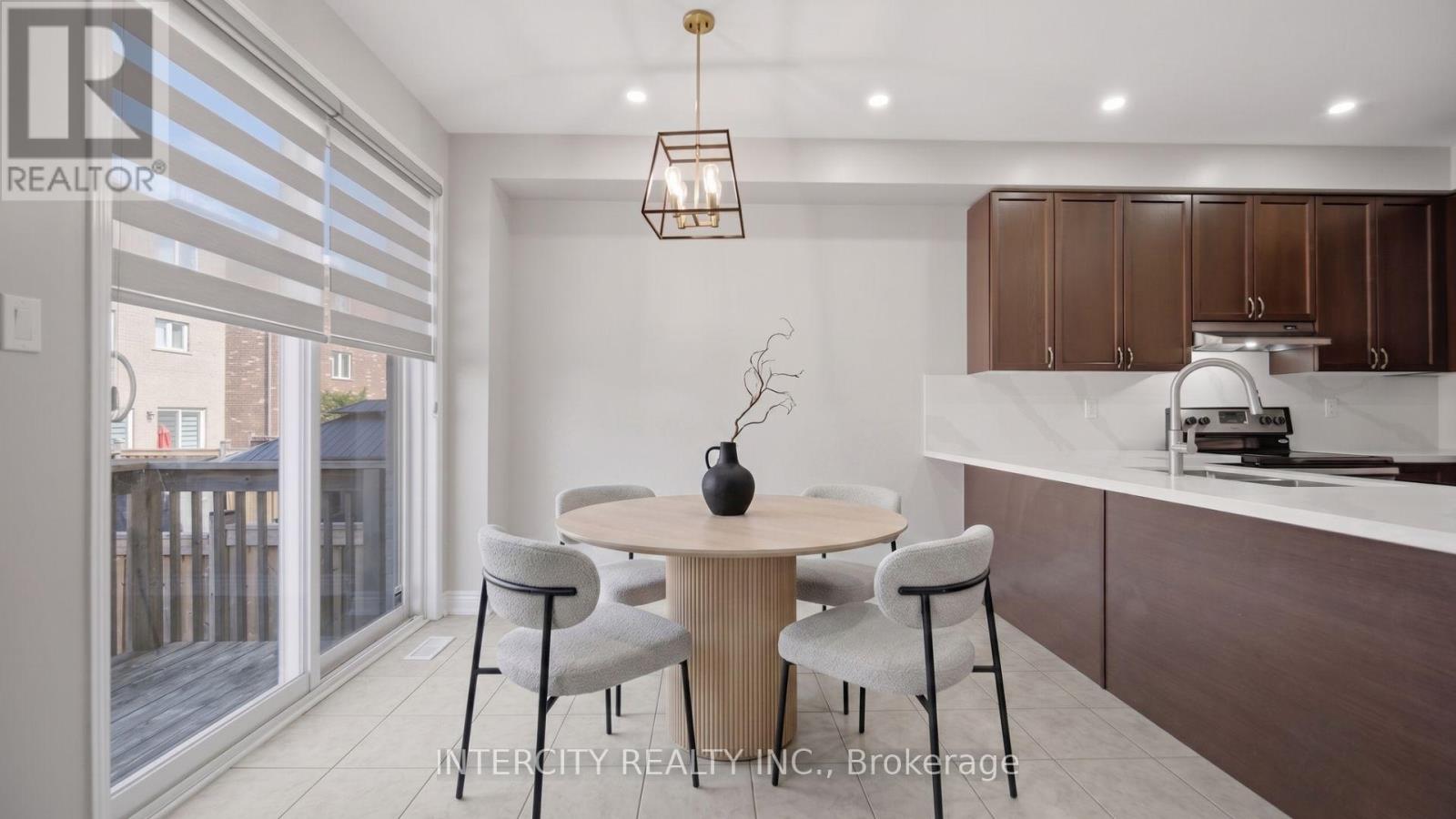 55 LOFTSMOOR DRIVE - 22