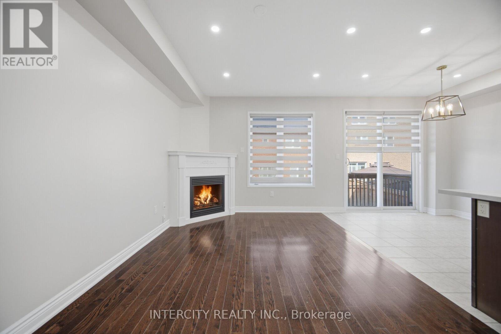55 LOFTSMOOR DRIVE - 18