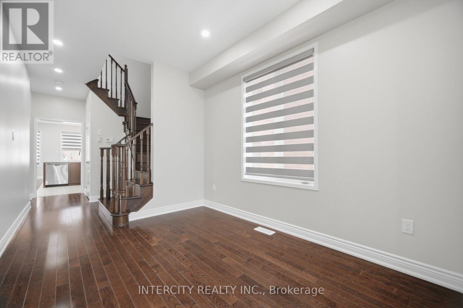 55 LOFTSMOOR DRIVE - 12