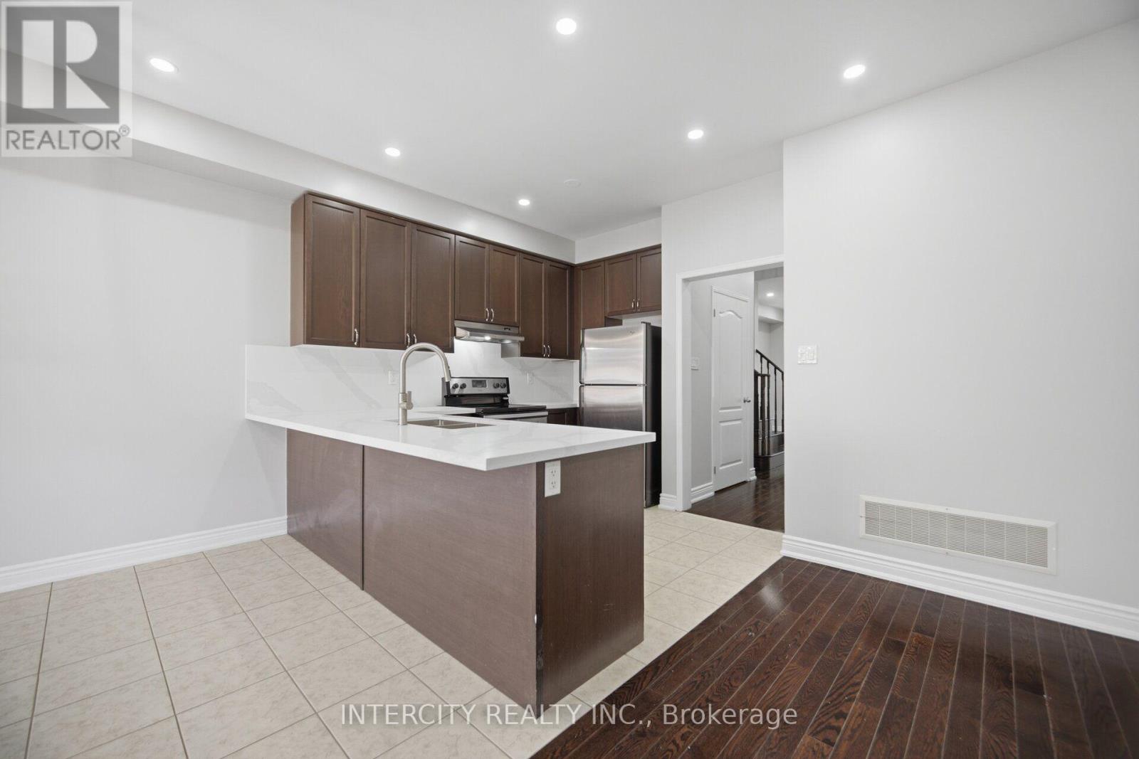 55 LOFTSMOOR DRIVE - 14
