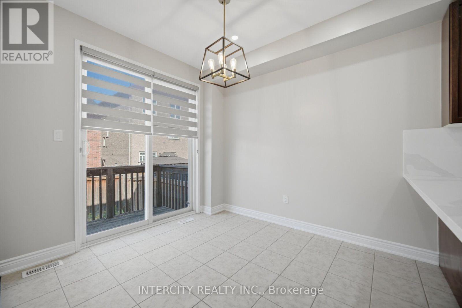 55 LOFTSMOOR DRIVE - 24