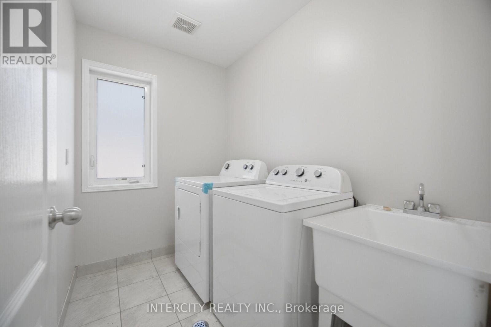 55 LOFTSMOOR DRIVE - 42