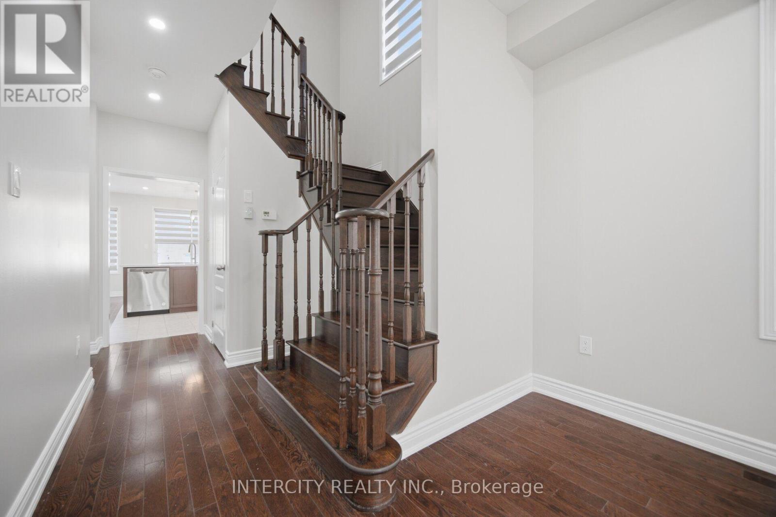 55 LOFTSMOOR DRIVE - 27