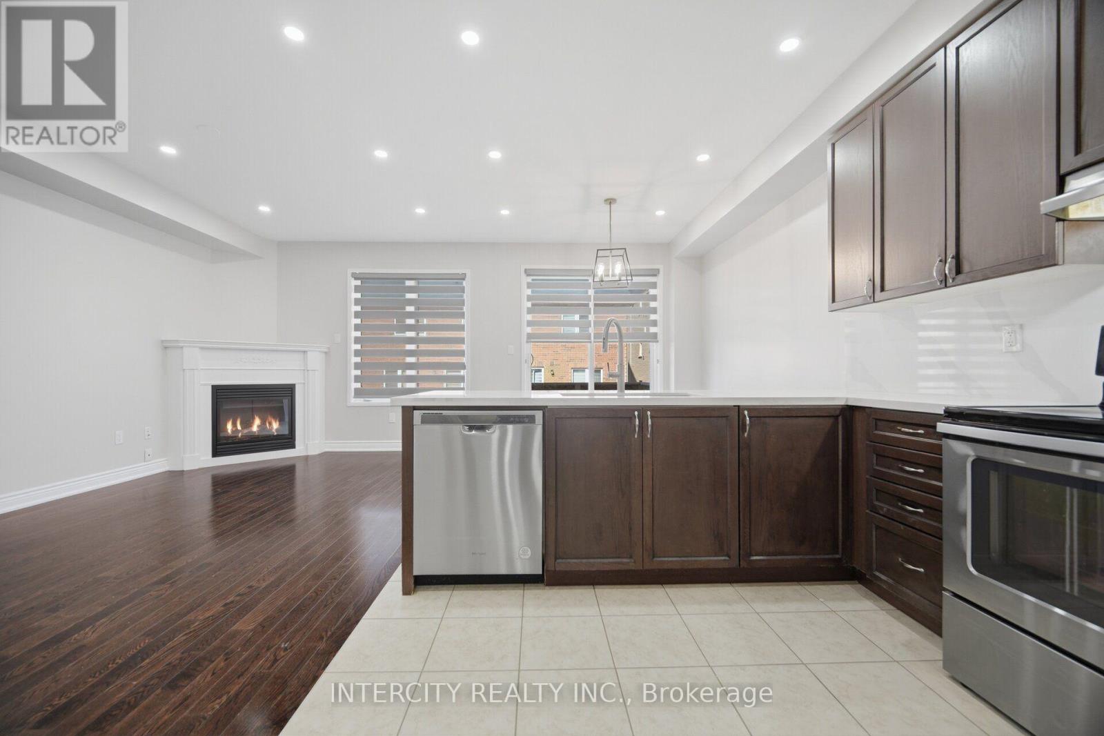 55 LOFTSMOOR DRIVE - 13