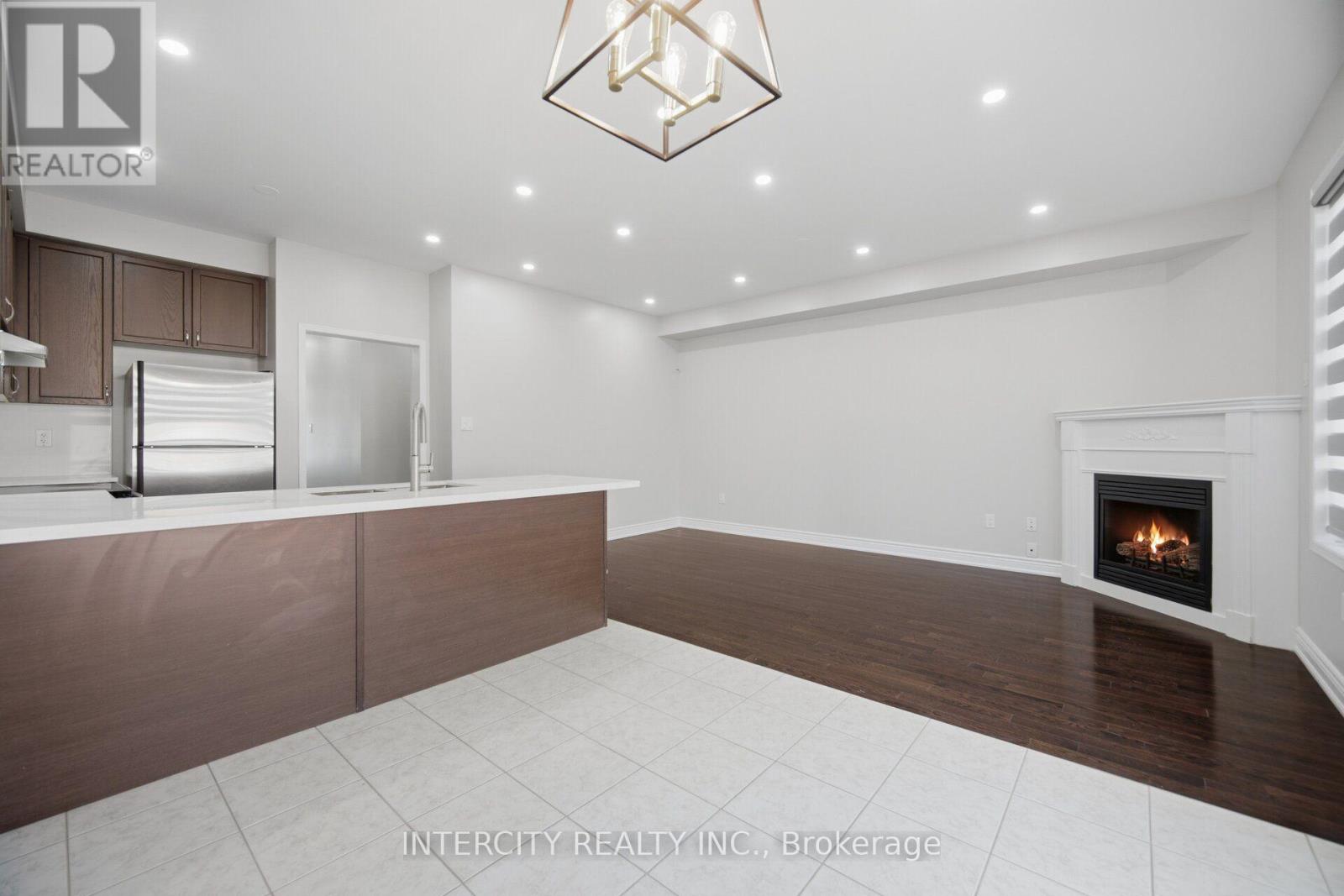 55 LOFTSMOOR DRIVE - 25