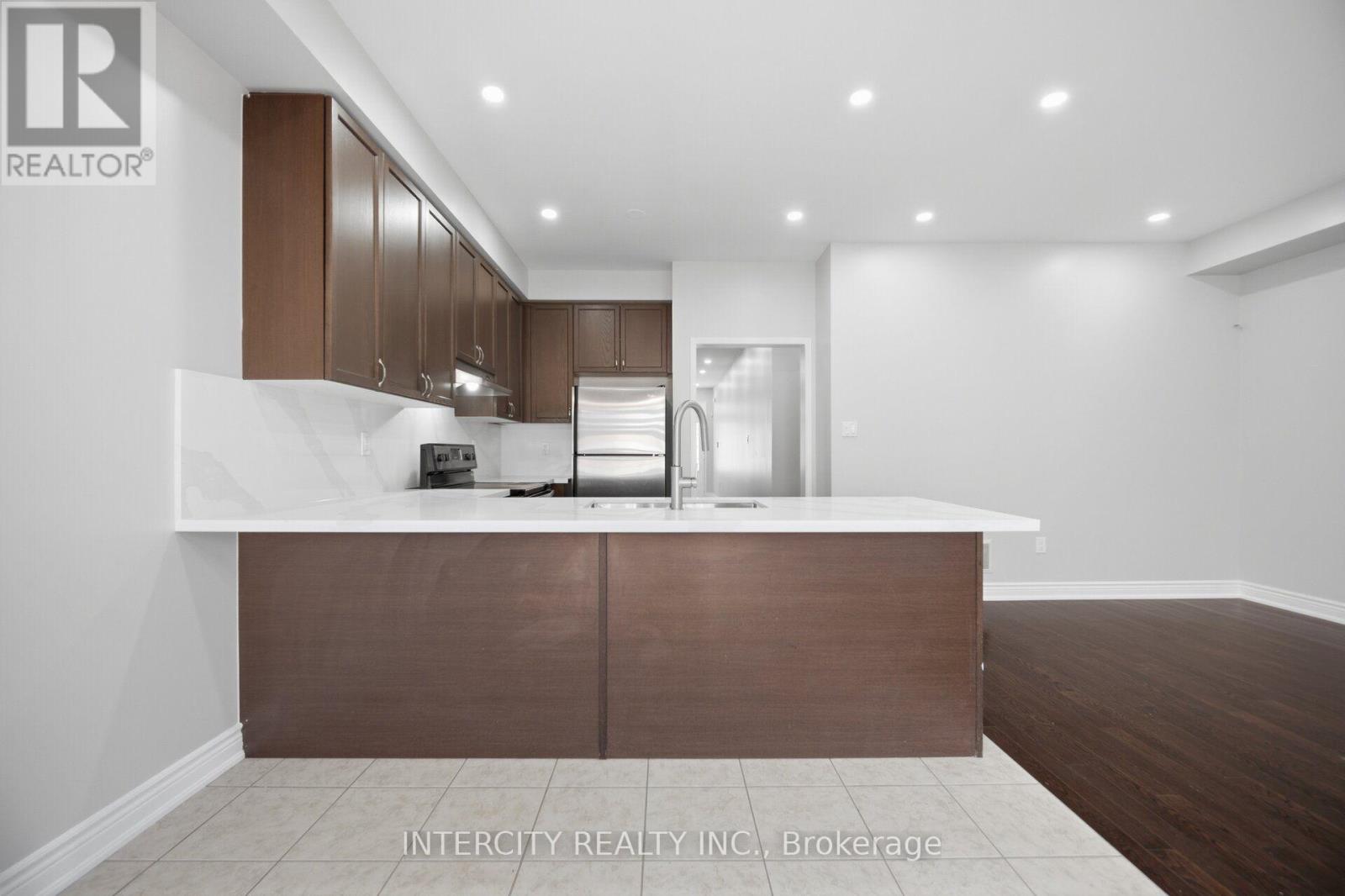 55 LOFTSMOOR DRIVE - 17