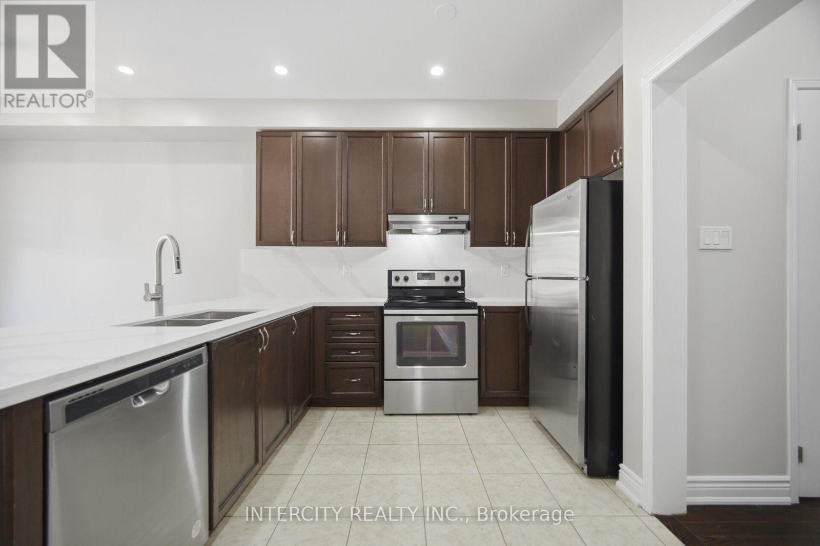 55 LOFTSMOOR DRIVE - 15