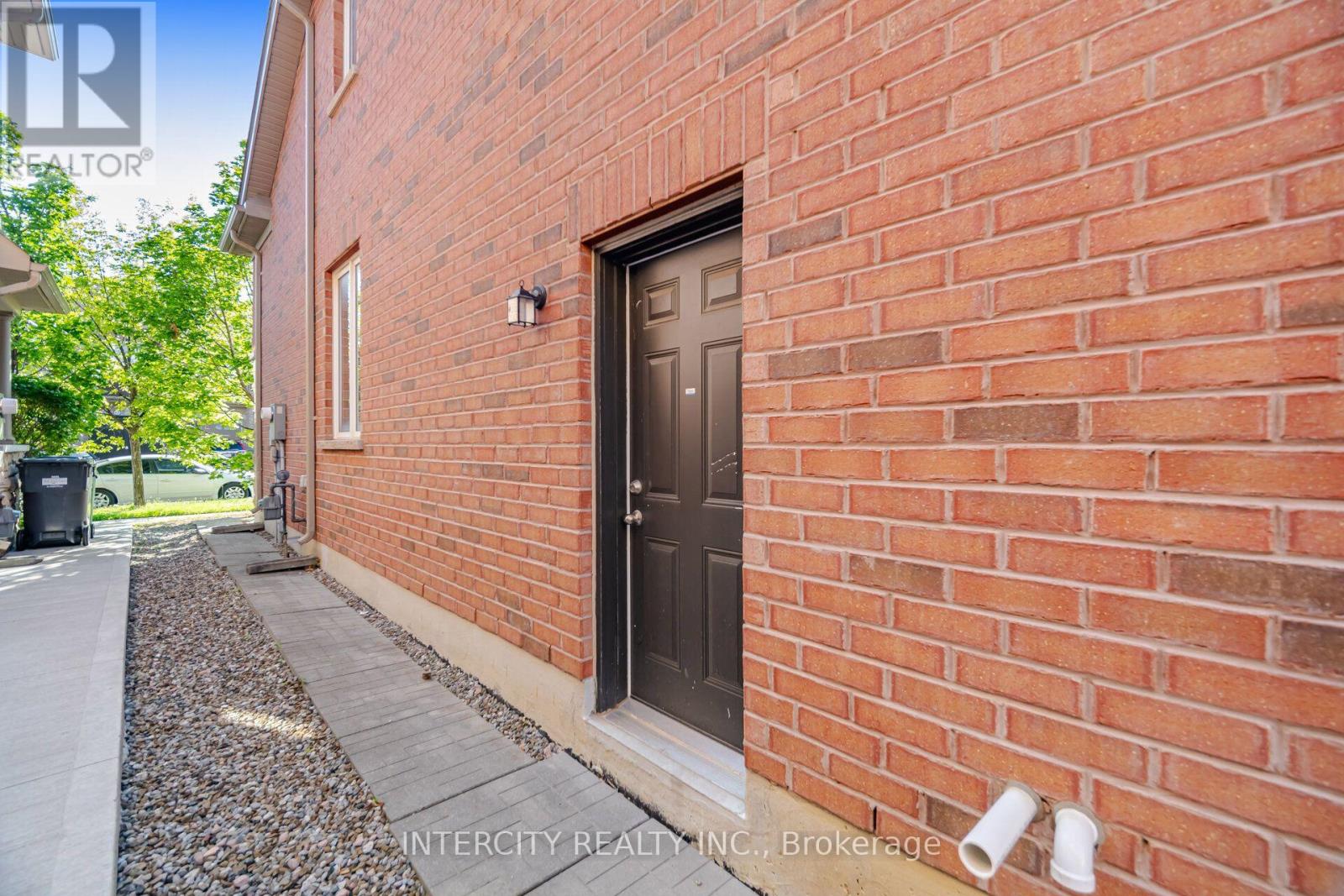 55 LOFTSMOOR DRIVE - 46