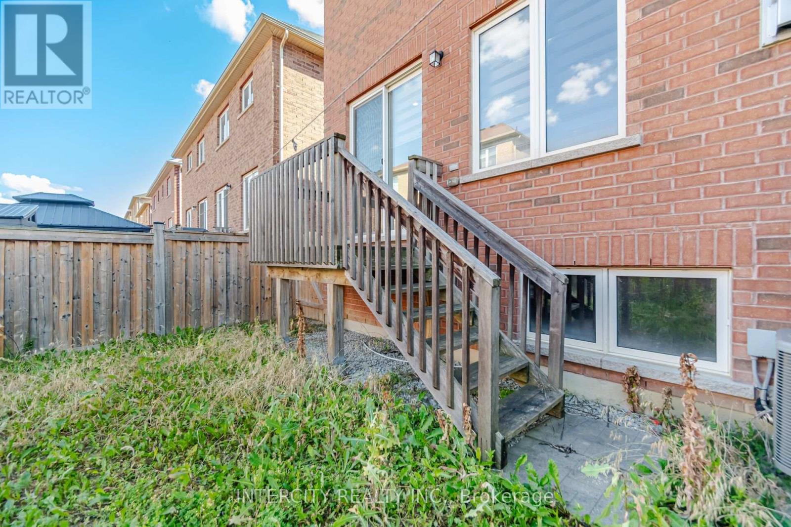 55 LOFTSMOOR DRIVE - 43