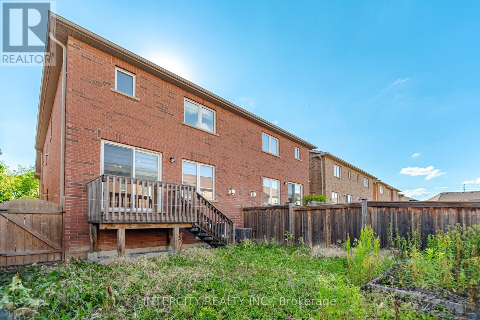 55 LOFTSMOOR DRIVE - 44