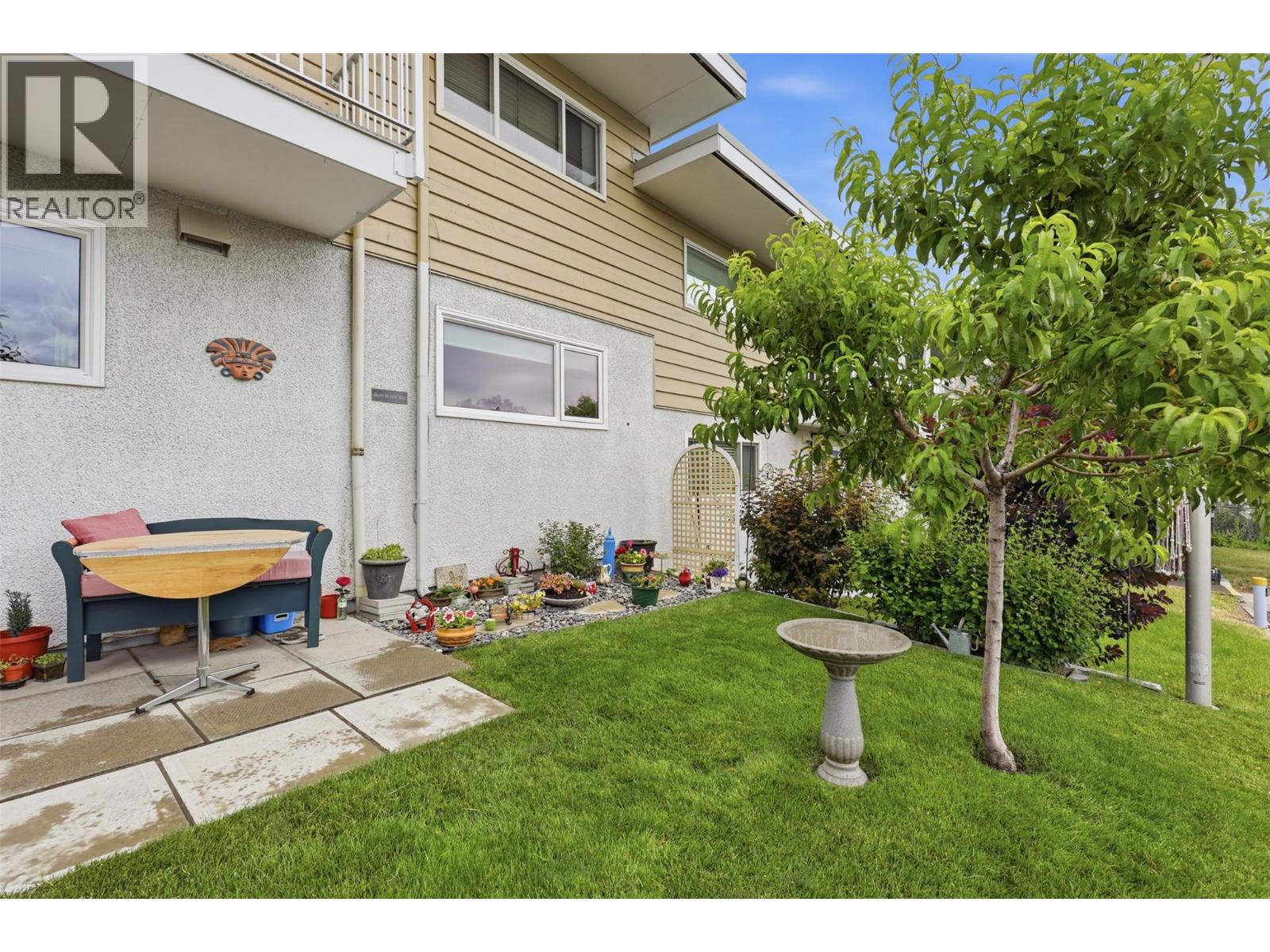 #205 825 Hill Street - 4