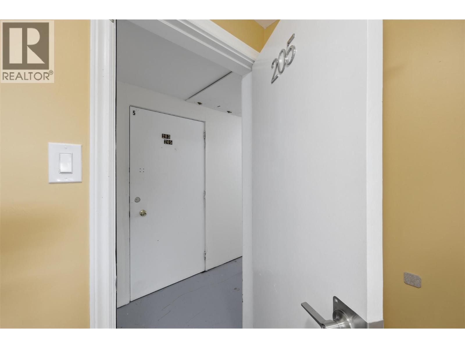 #205 825 Hill Street - 43