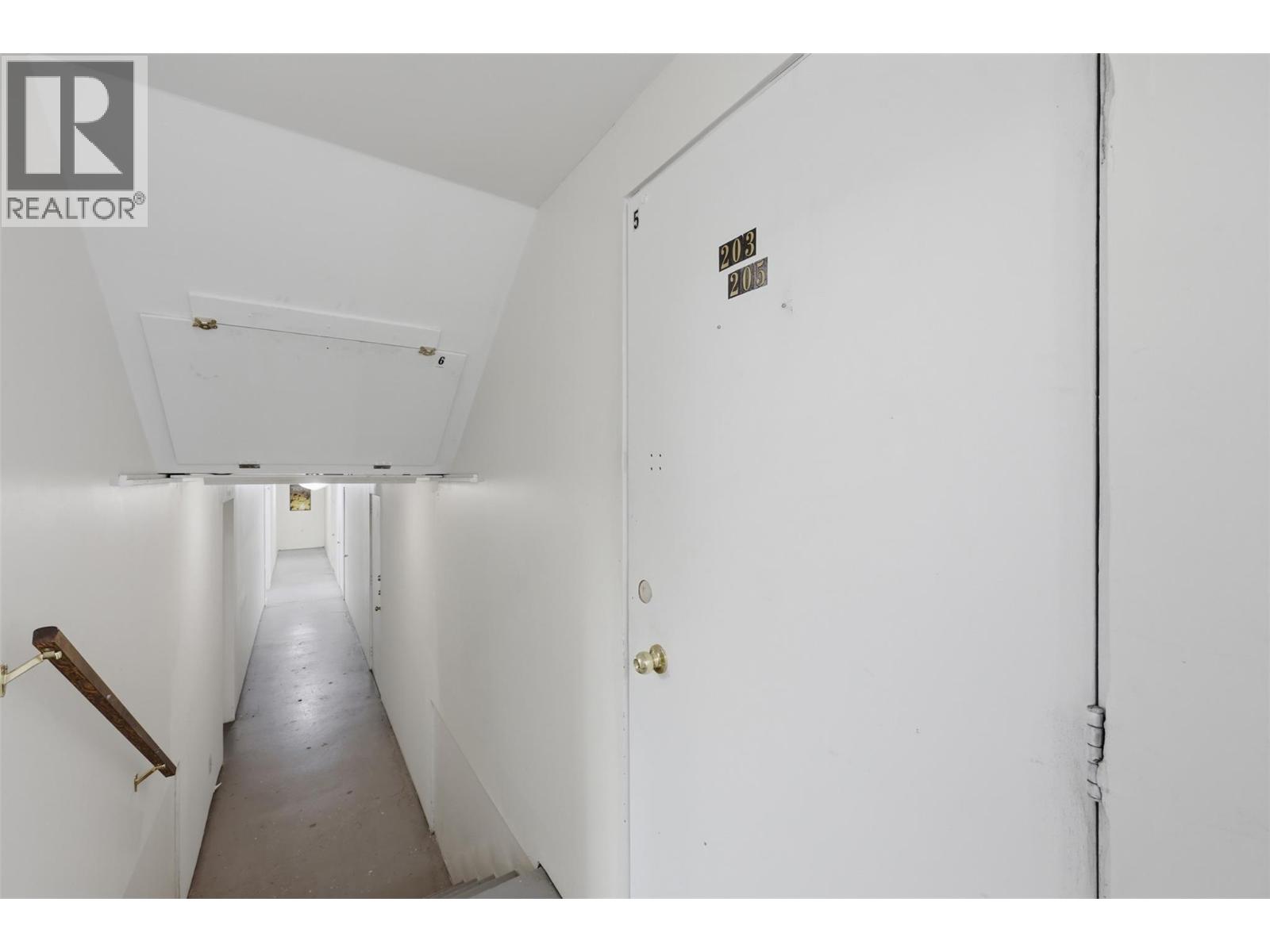 #205 825 Hill Street - 44