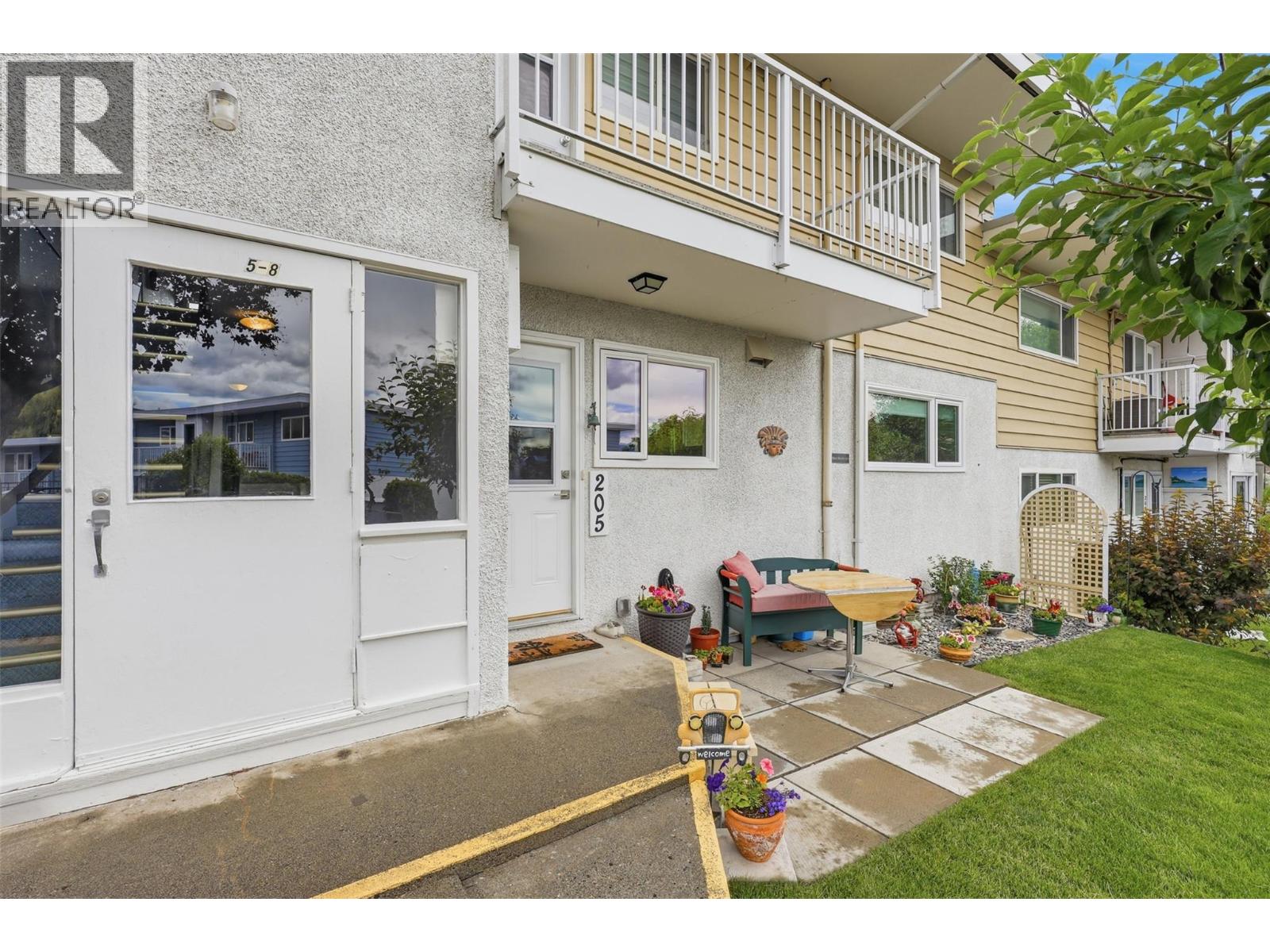 #205 825 Hill Street - 5