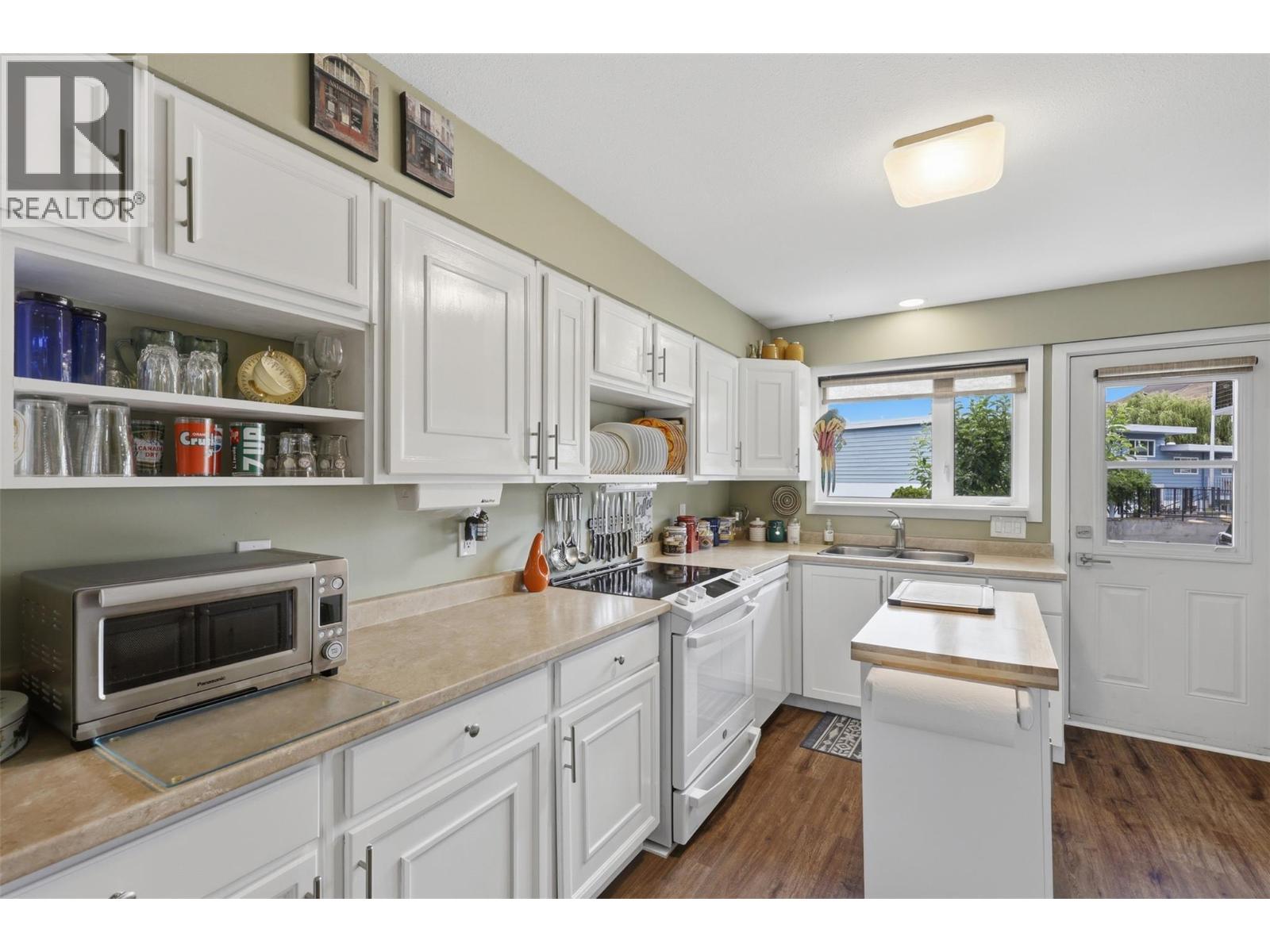 #205 825 Hill Street - 8