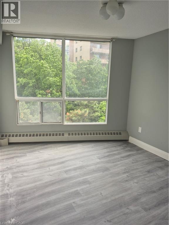 #708 150 CHARLTON Avenue E - 8