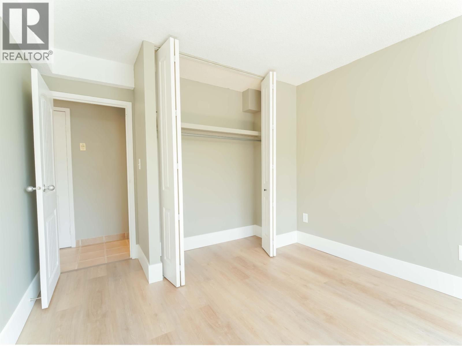 #406 1501 QUEENSWAY STREET - 13