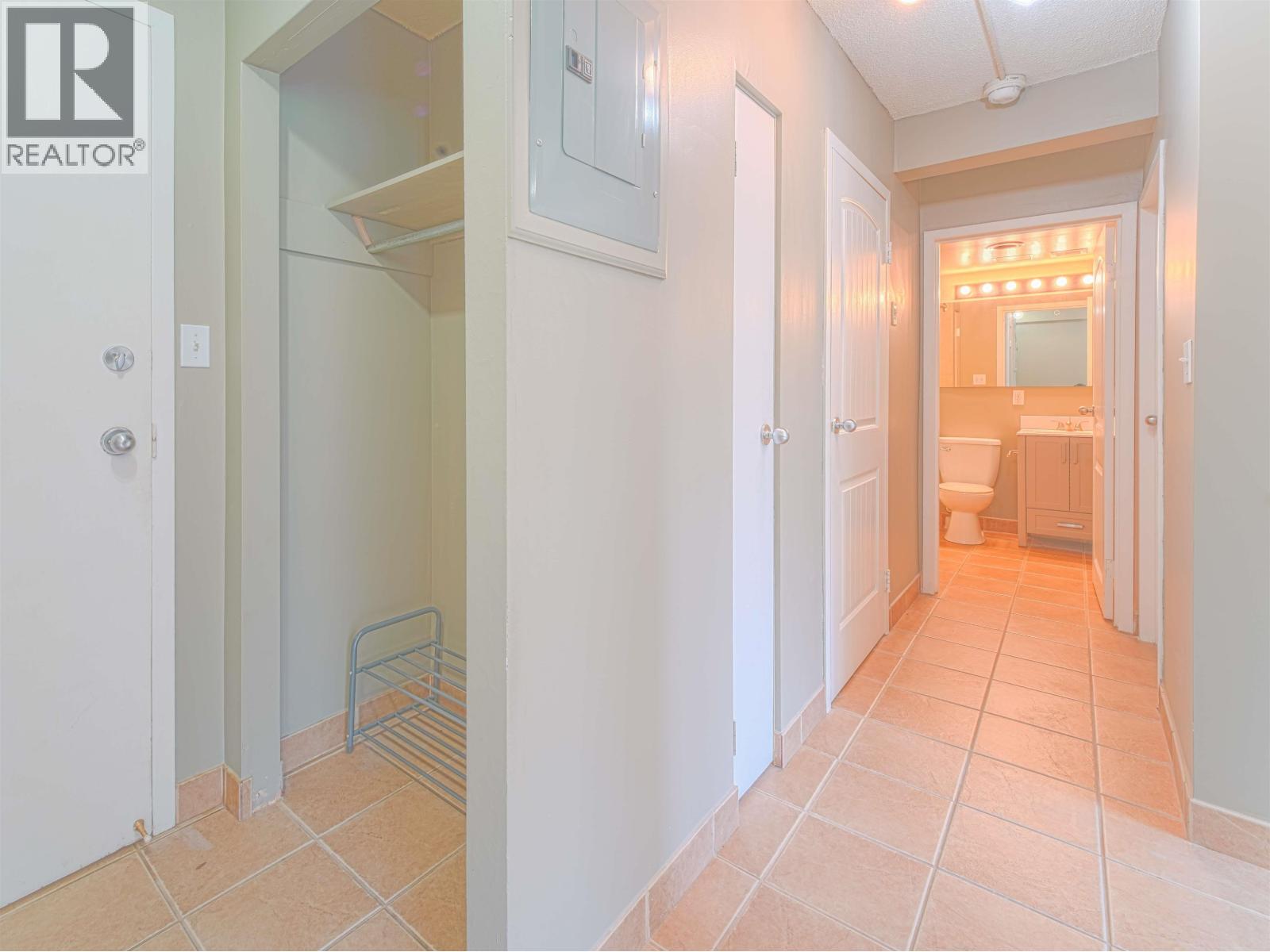 #406 1501 QUEENSWAY STREET - 19