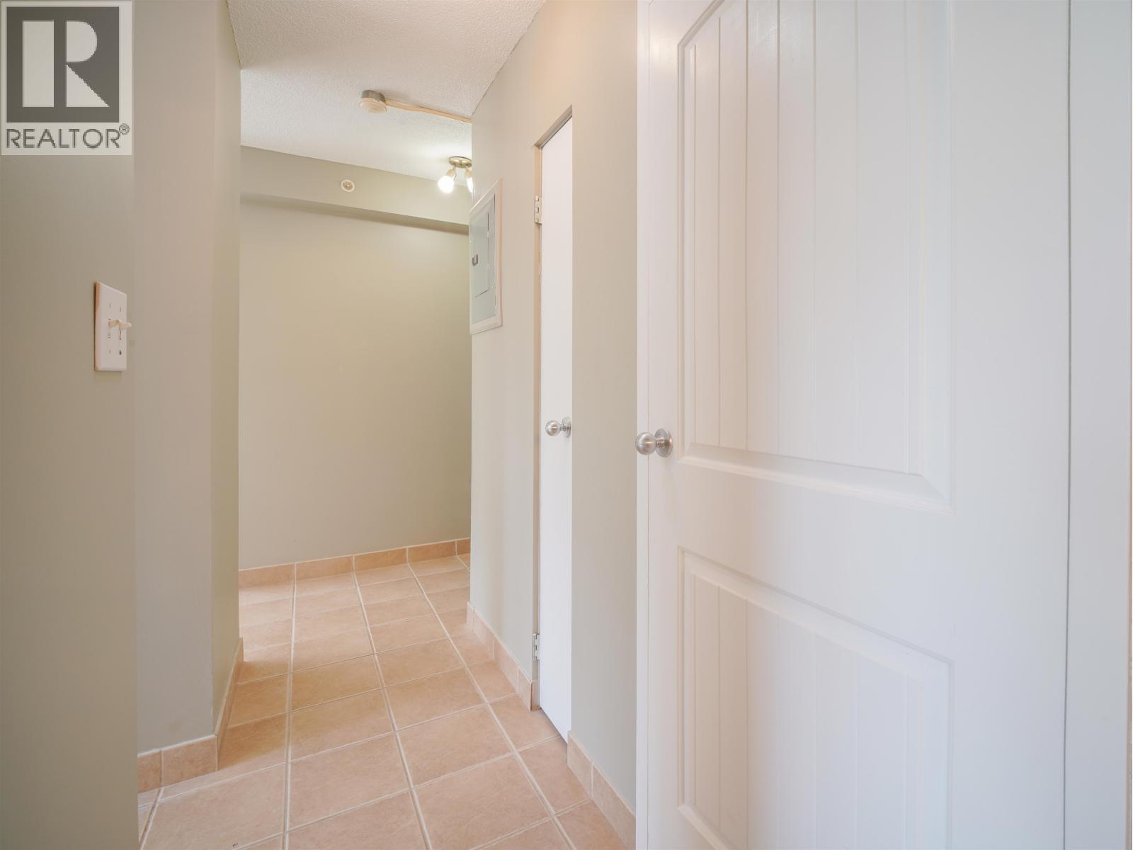 #406 1501 QUEENSWAY STREET - 16