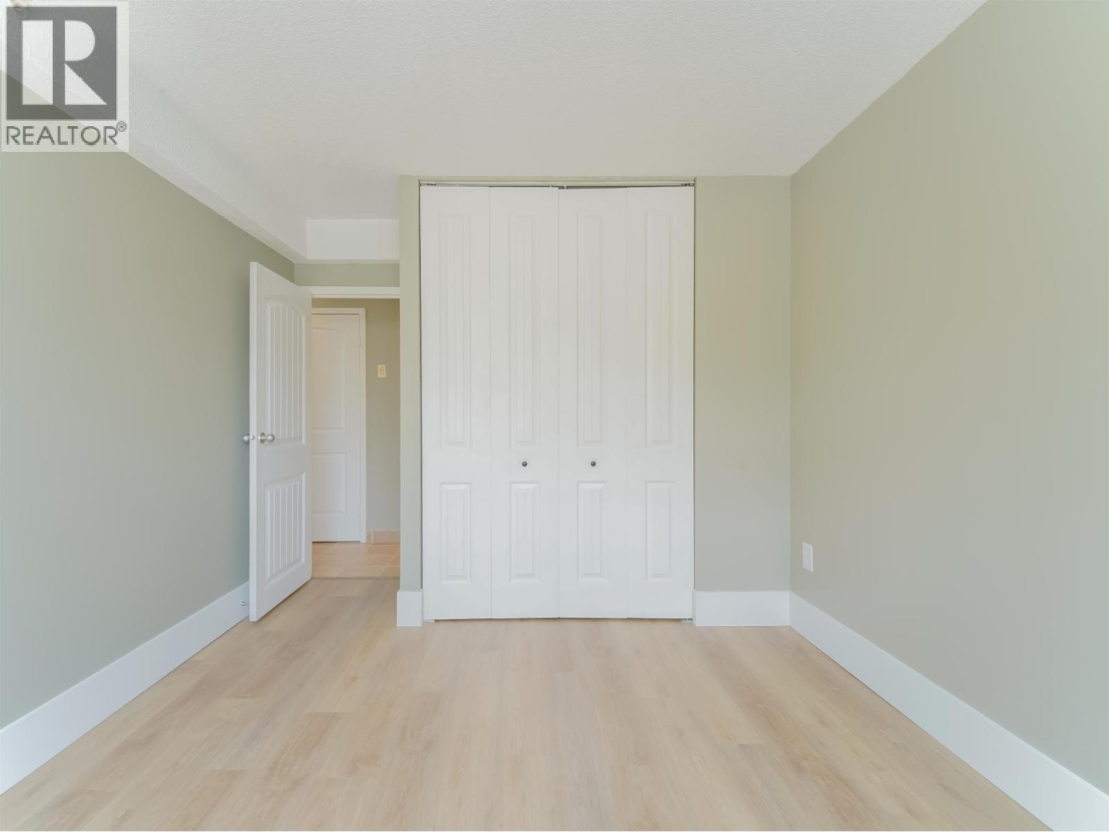 #406 1501 QUEENSWAY STREET - 12