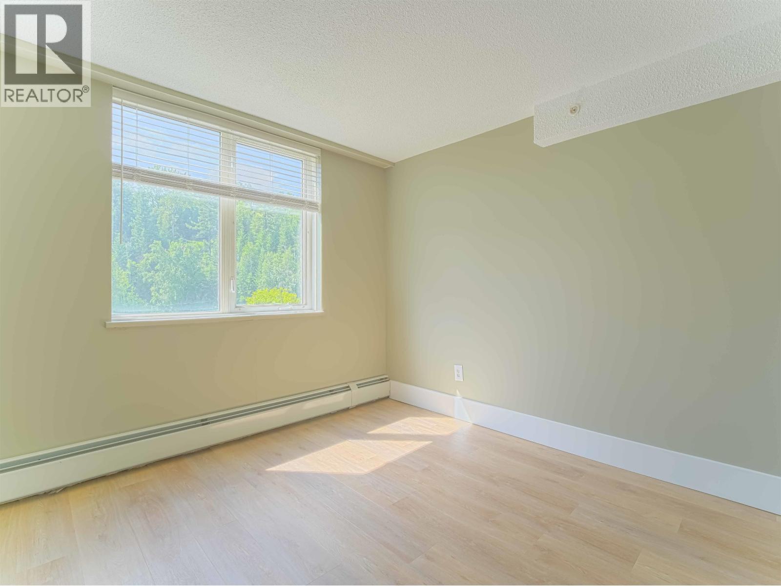 #406 1501 QUEENSWAY STREET - 15