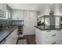 4827 216a Street, Langley, BC V3A2N6 Photo 9