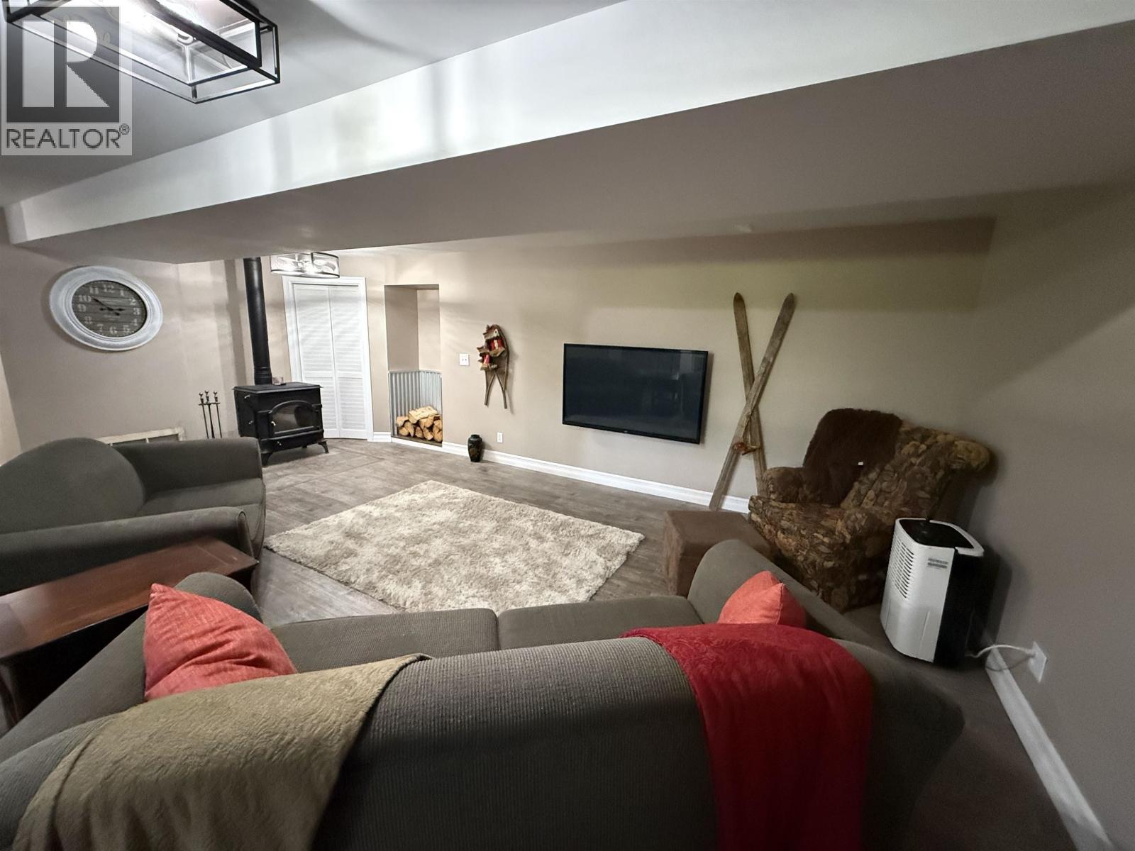 6417 NORTH PINE ROAD - 16