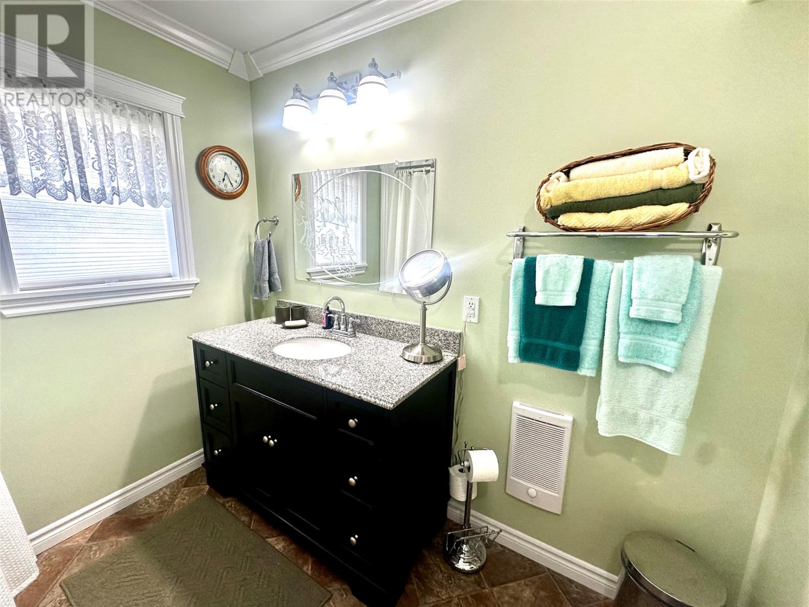 153 Commonwealth Drive - 21