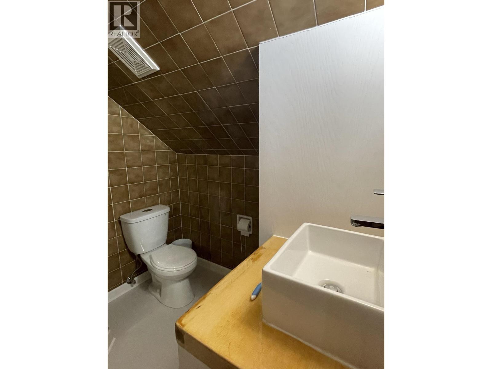 #10 4832 LAZELLE AVENUE - 15