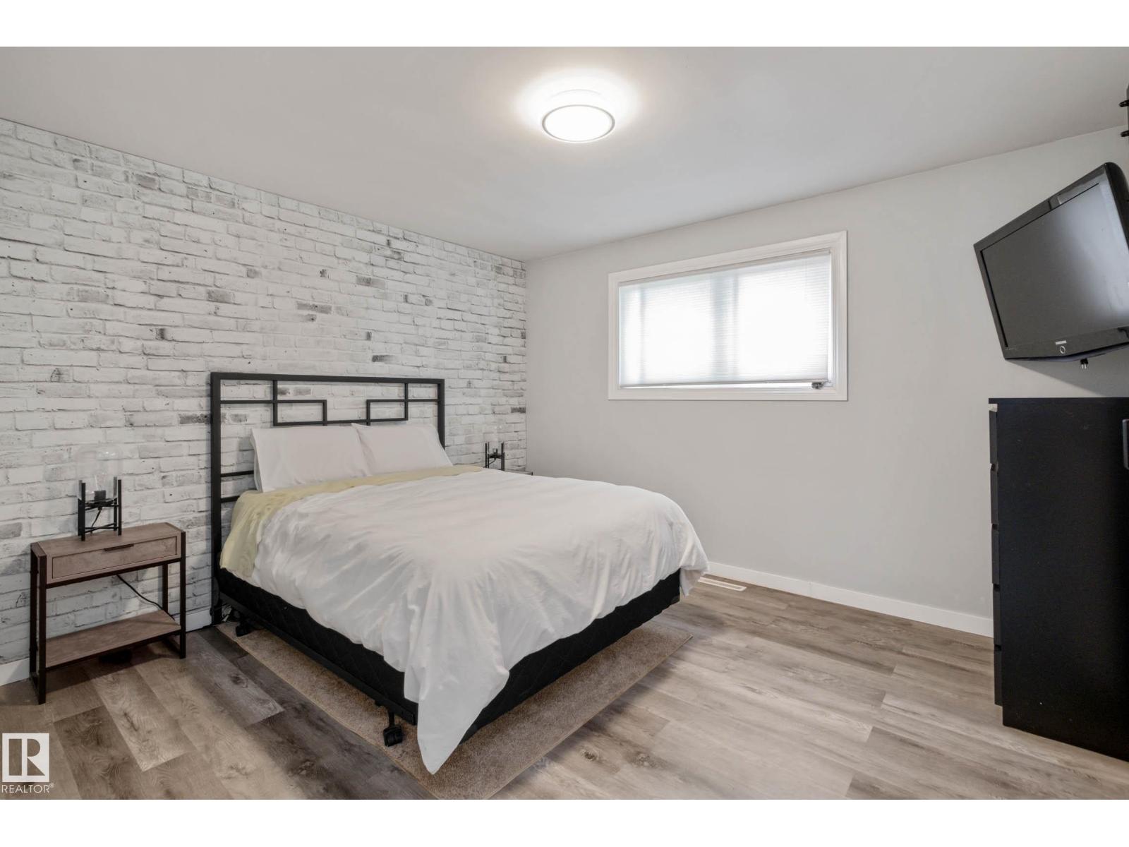 13411 131 ST NW - 4
