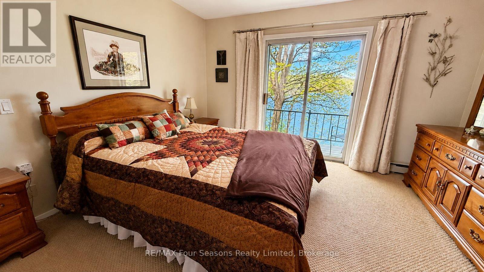 52 SHORE DRIVE - 22