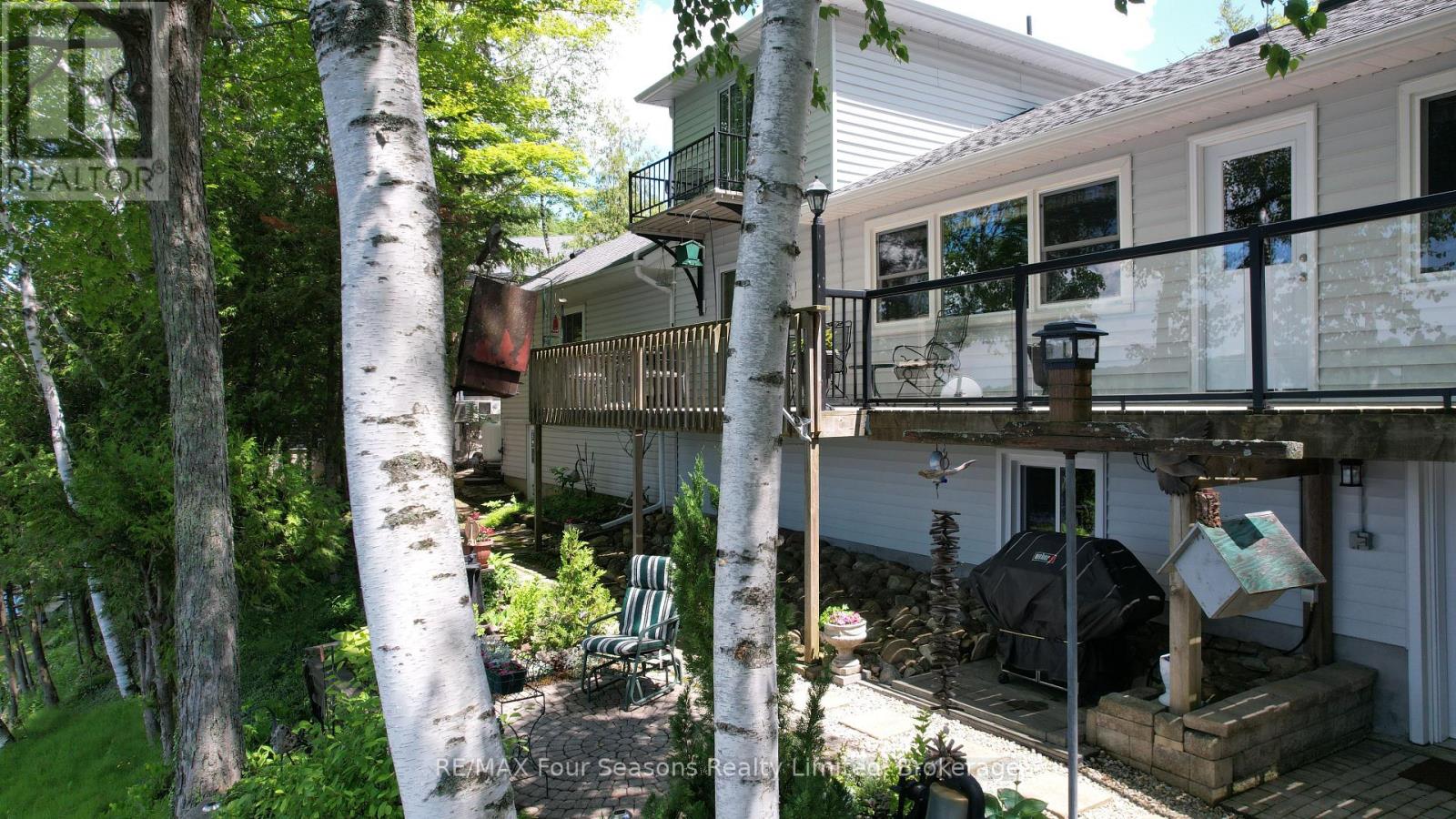 52 SHORE DRIVE - 35