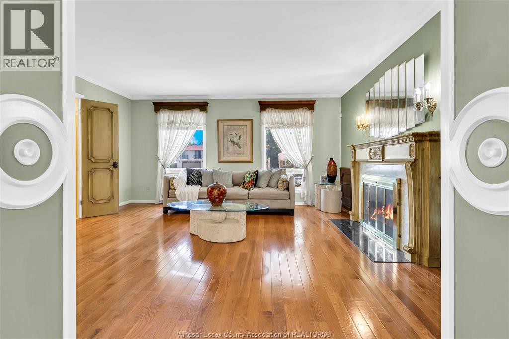 3483 DOUGALL - 16