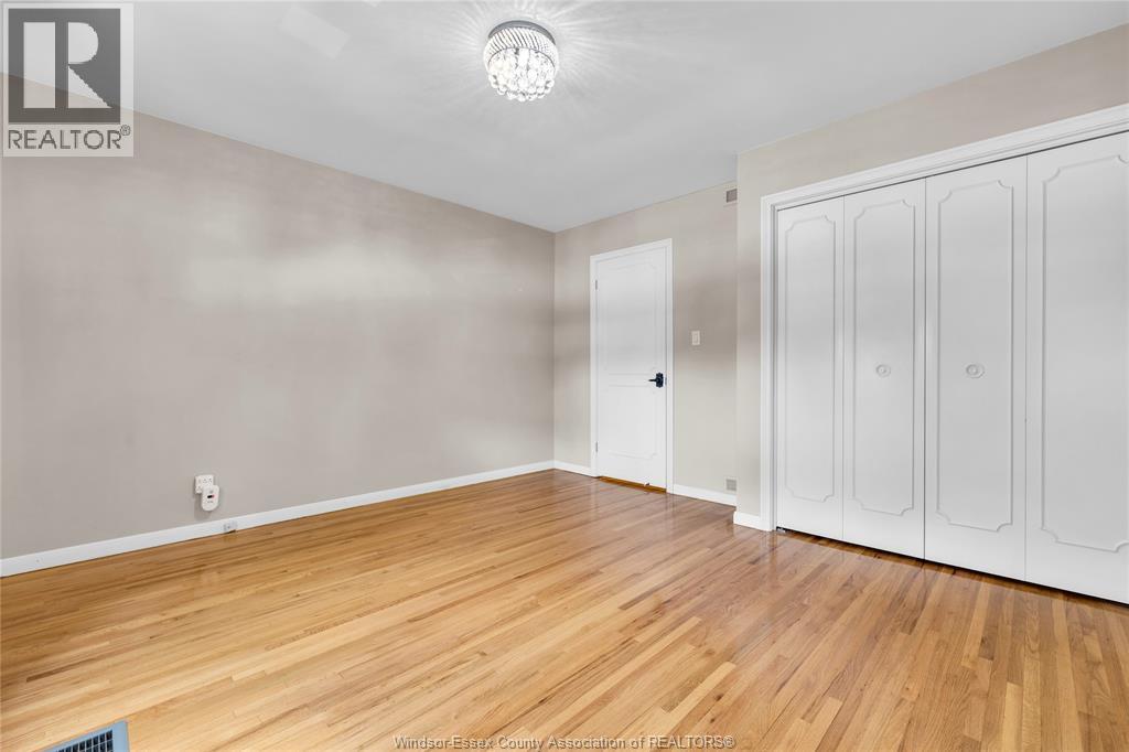 3483 DOUGALL - 24