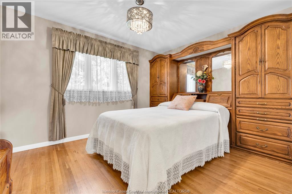 3483 DOUGALL - 25