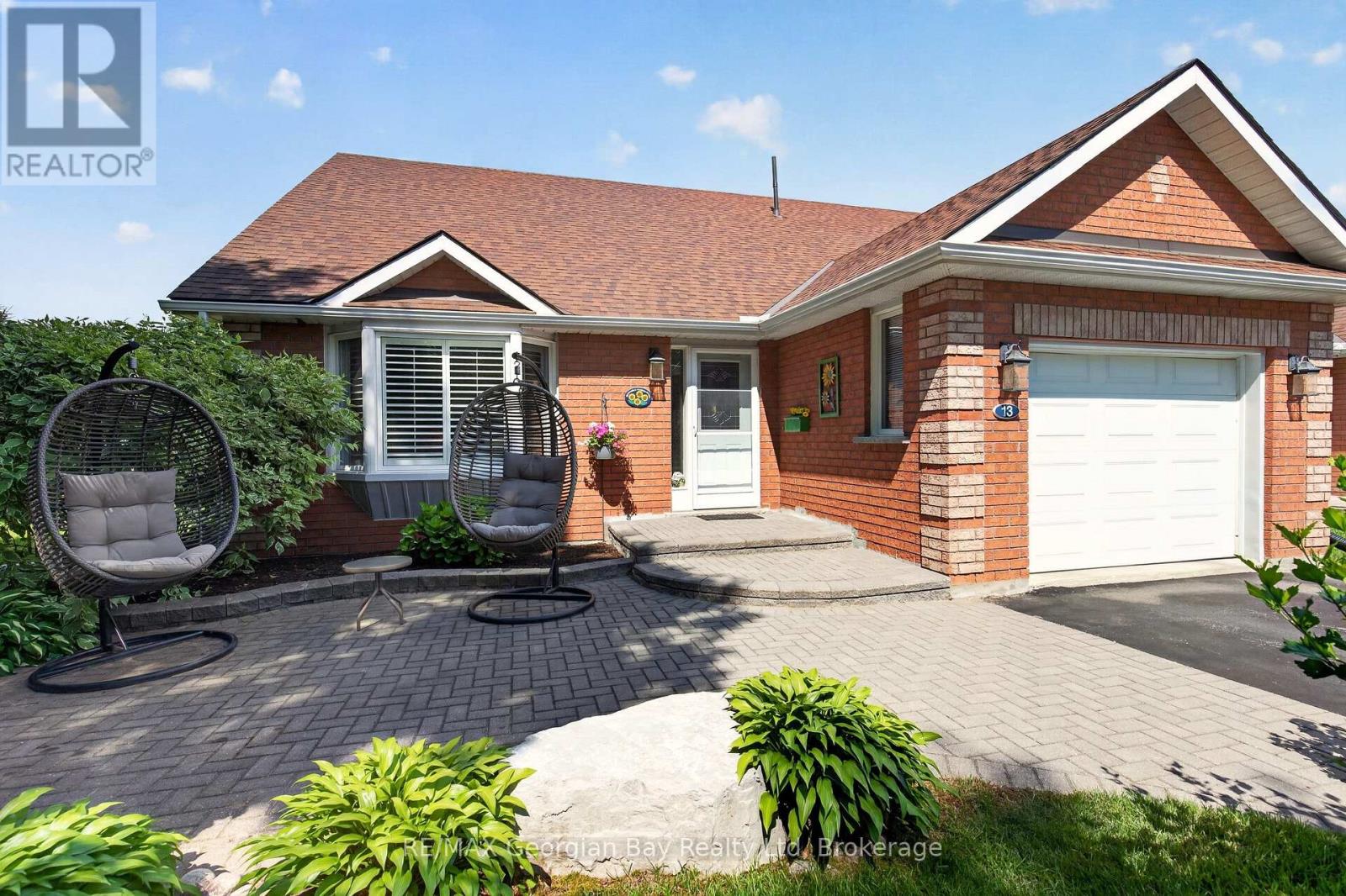 #13 90 BURKE STREET - 1