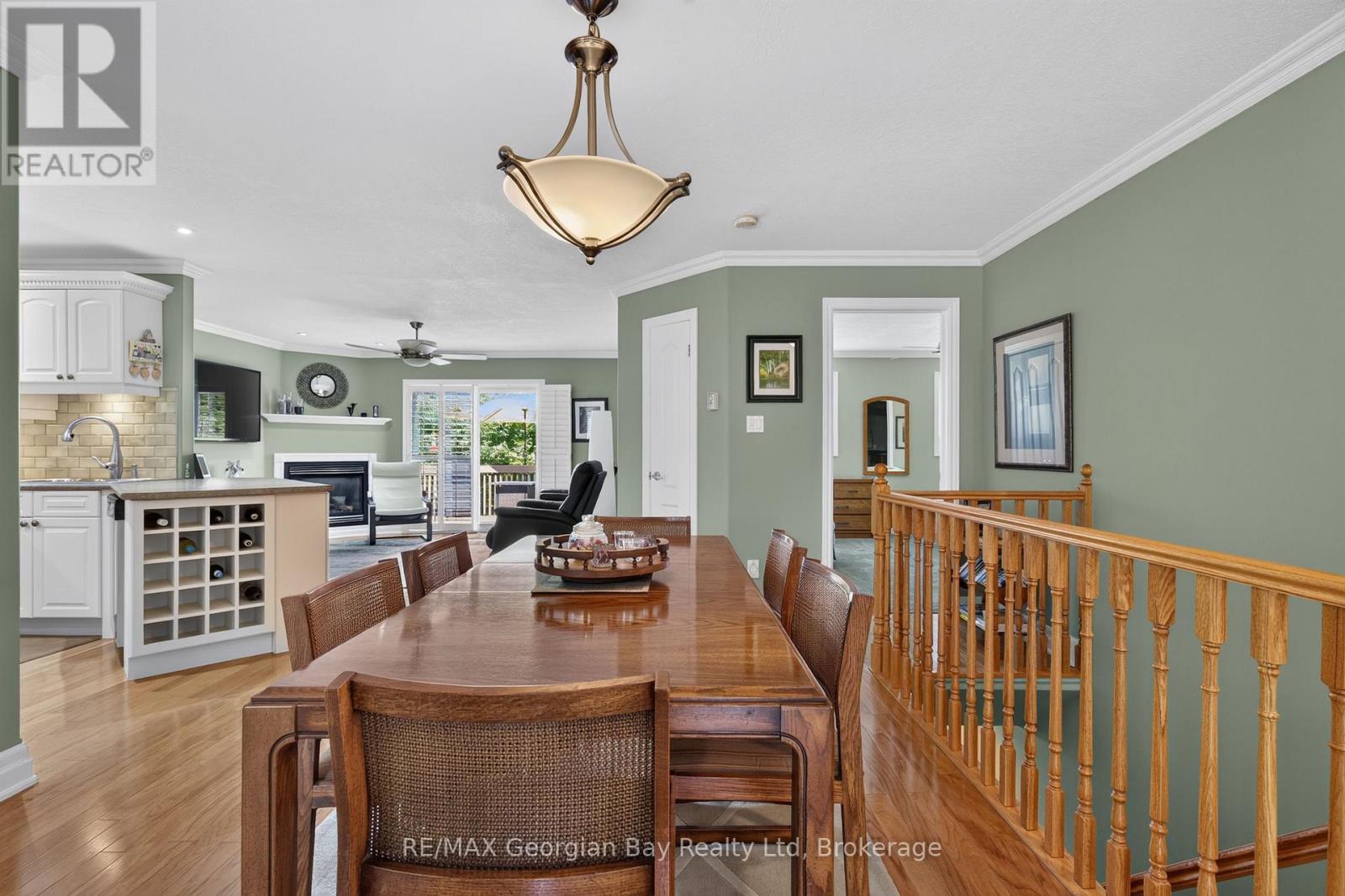 #13 90 BURKE STREET - 10