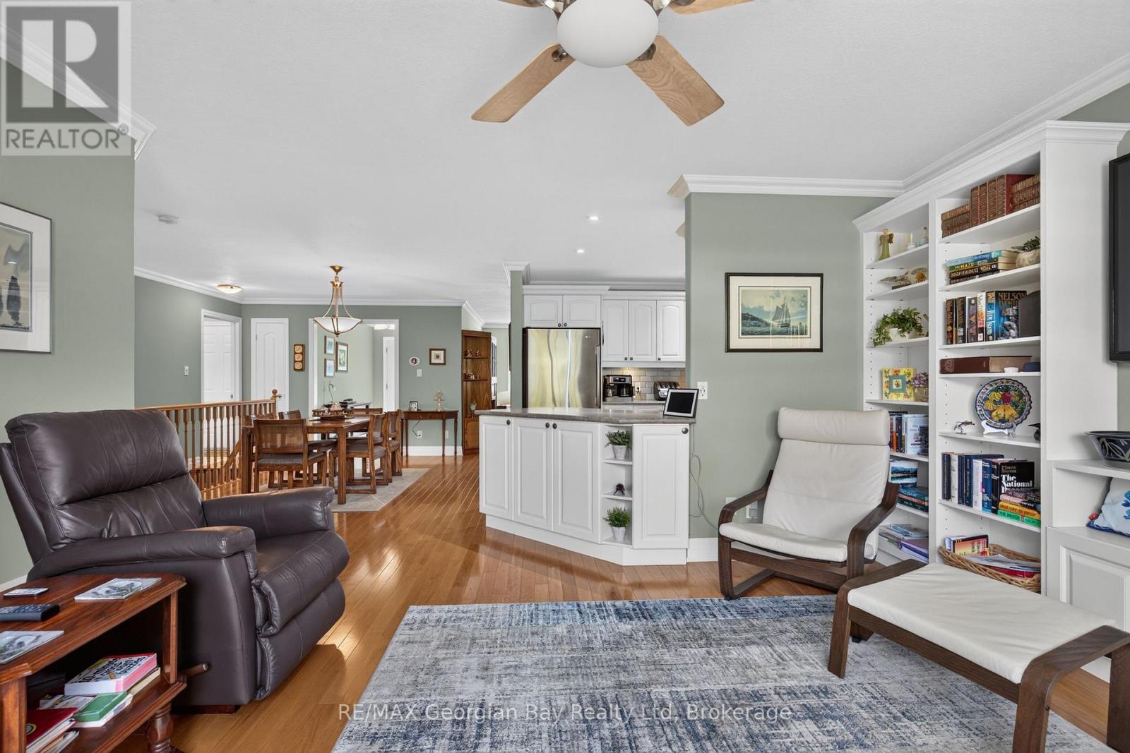 #13 90 BURKE STREET - Image 15