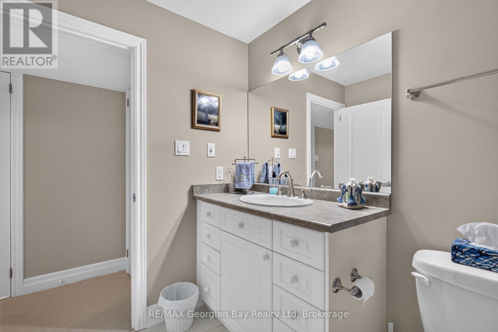#13 90 BURKE STREET - Image 29