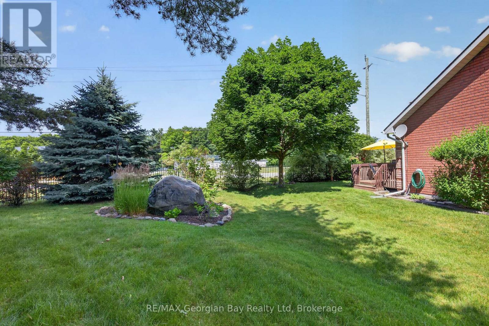 #13 90 BURKE STREET - Image 37