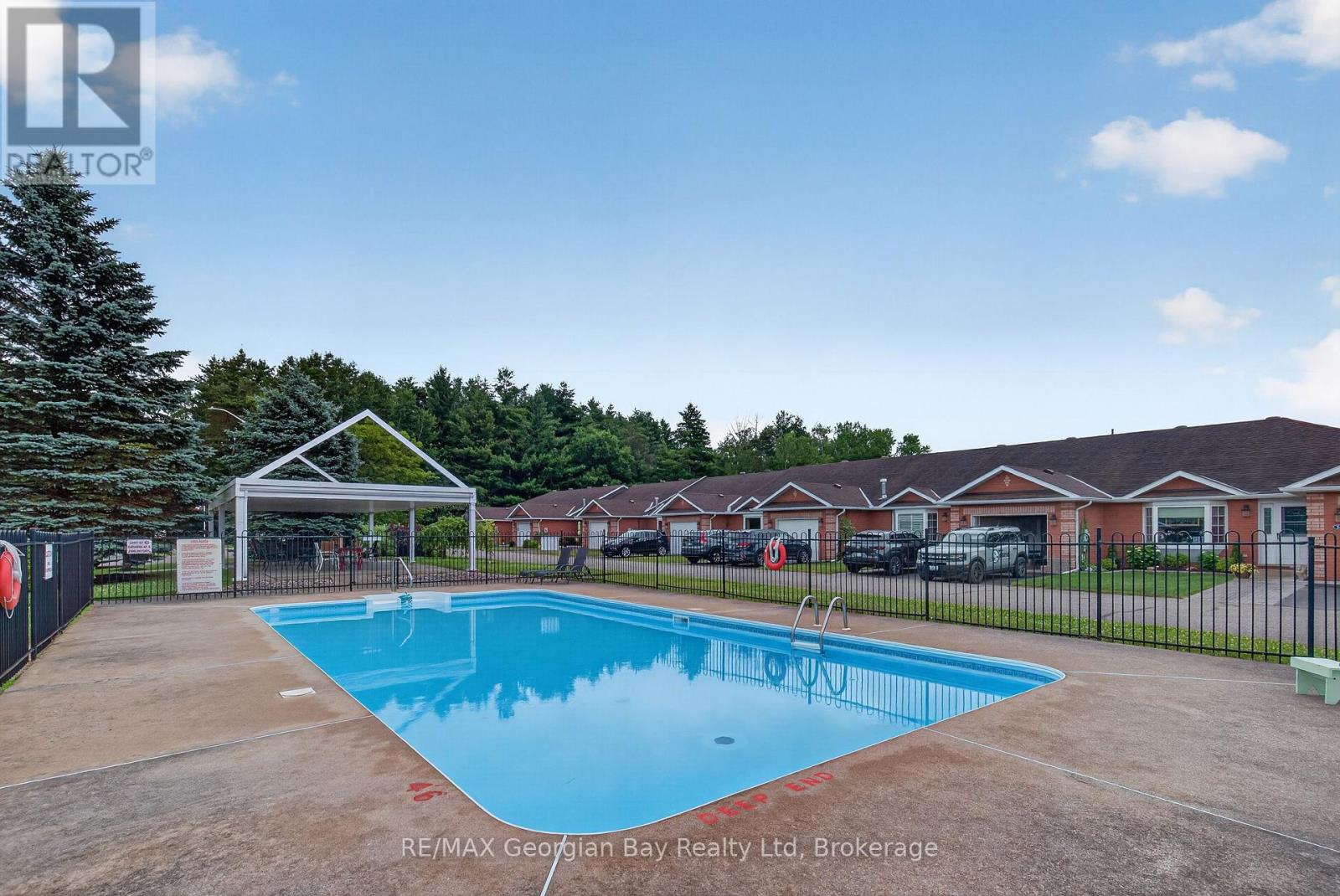 #13 90 BURKE STREET - Image 39
