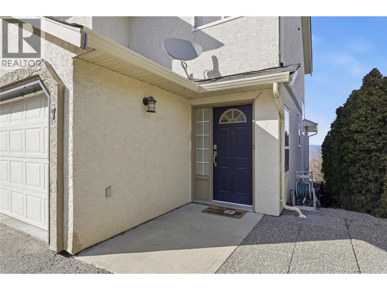 #7 750 Dunrobin Drive - 2