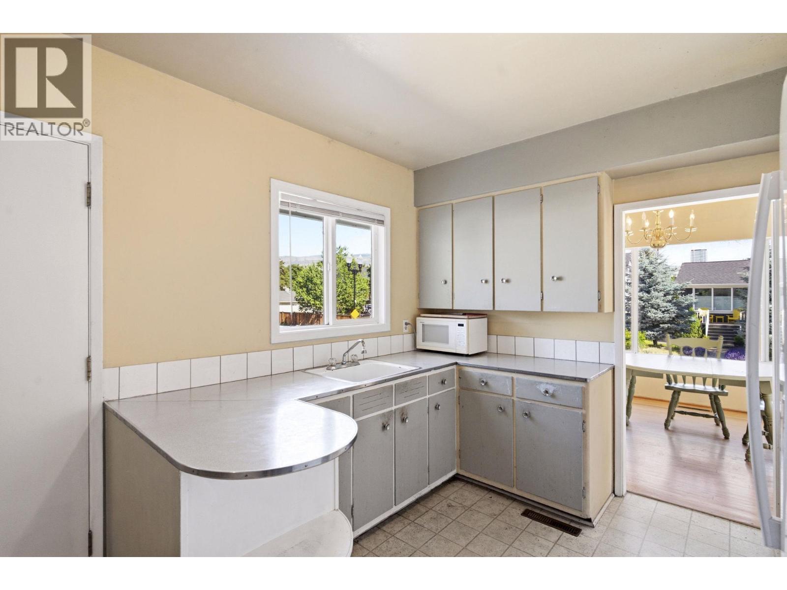 2362 Abbott Street - 8