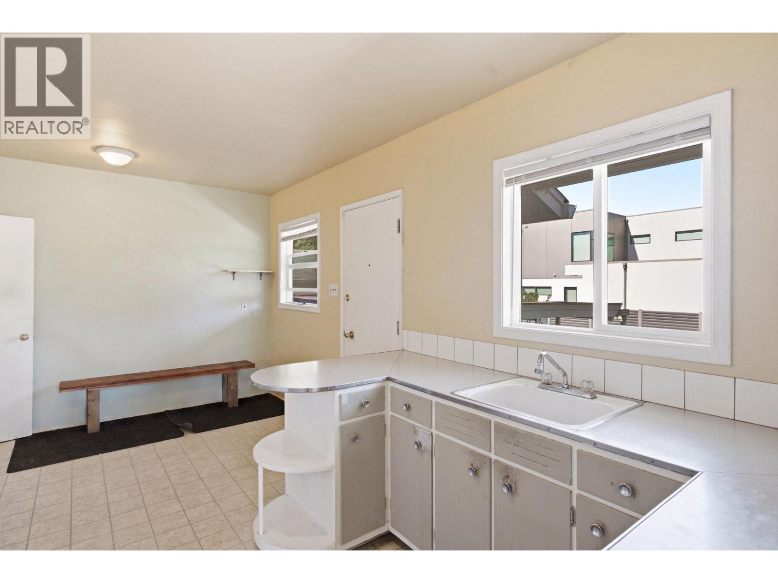 2362 Abbott Street - 9